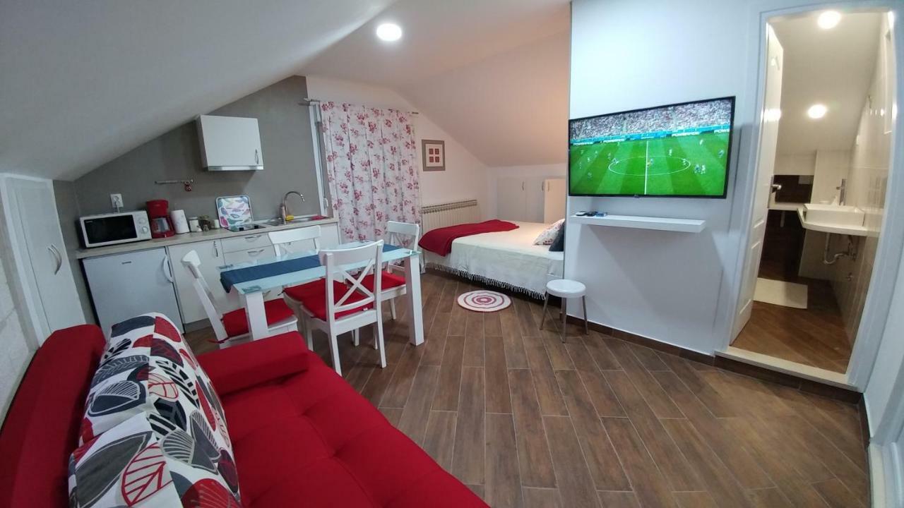 Apartmani Matija Mlini Exteriör bild